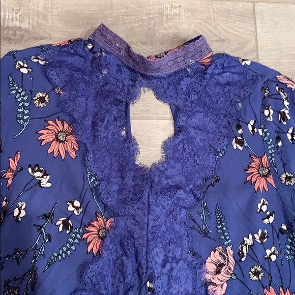 Altar’d State Floral Top - Picture 4 of 5